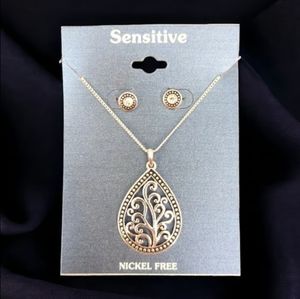 New Earring & Necklacec Set. Nickle Free. CZ Earrings.... $20.00 msrp